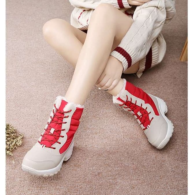 長靴レディース 雪景色に映える防寒ブーツ