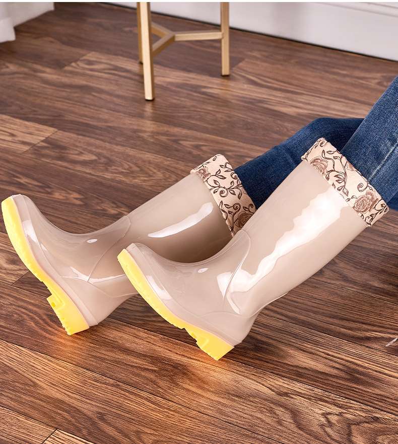 長靴レディース 雨の日を彩る長靴コレクション